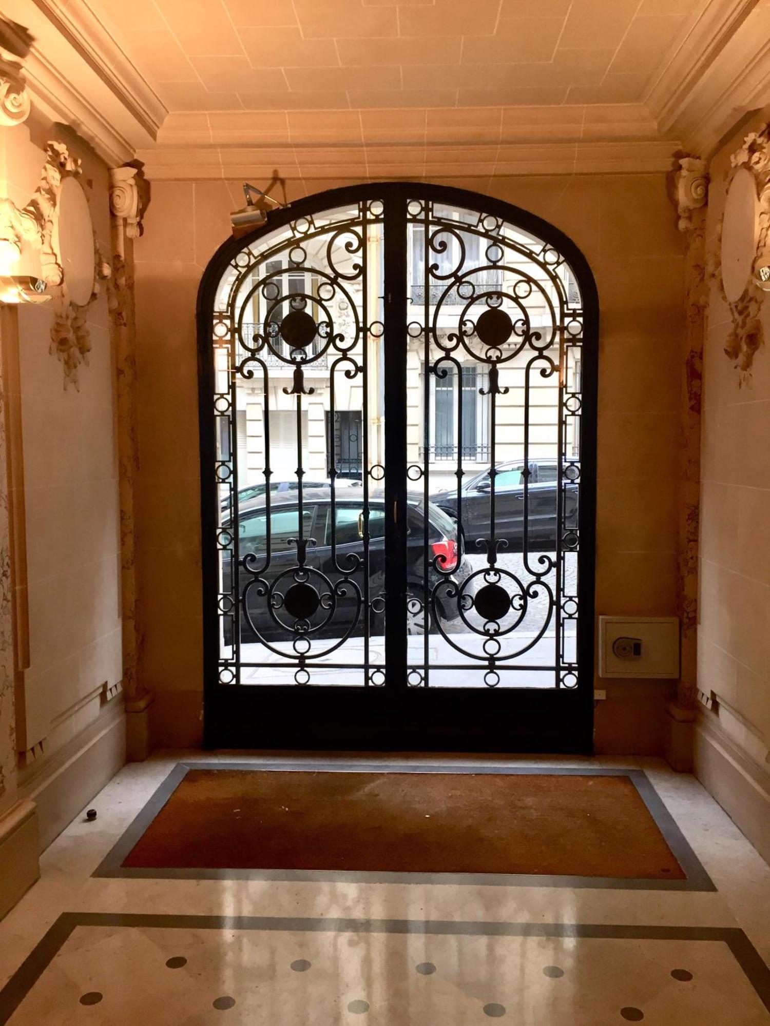 Stella Yardena Apartment Paris