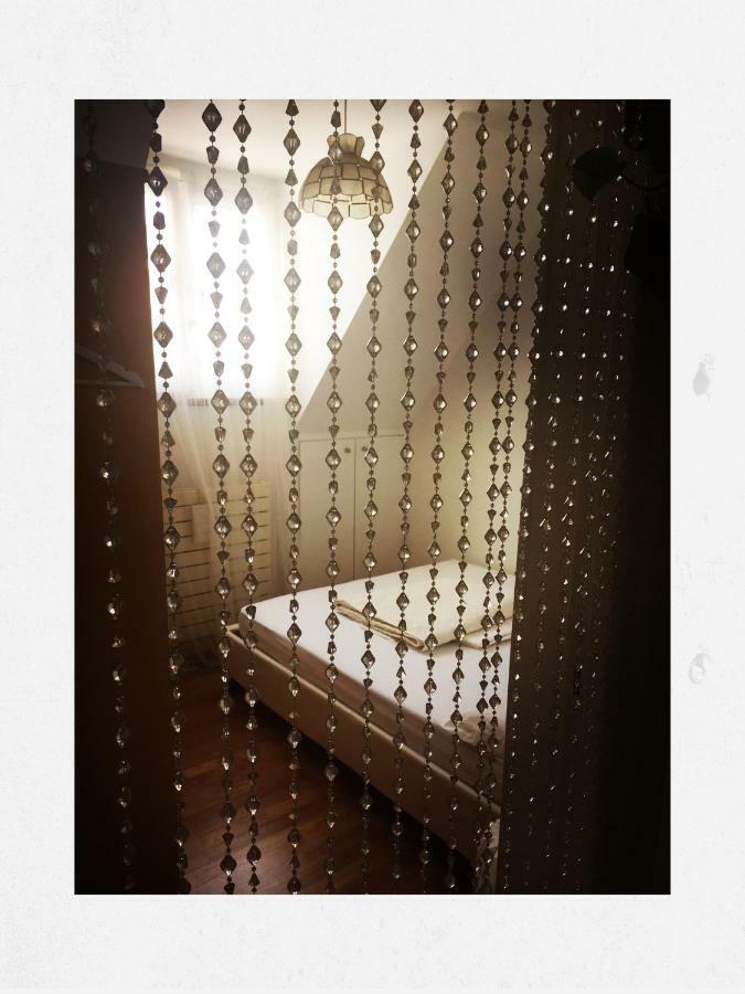 Stella Yardena Apartment Paris